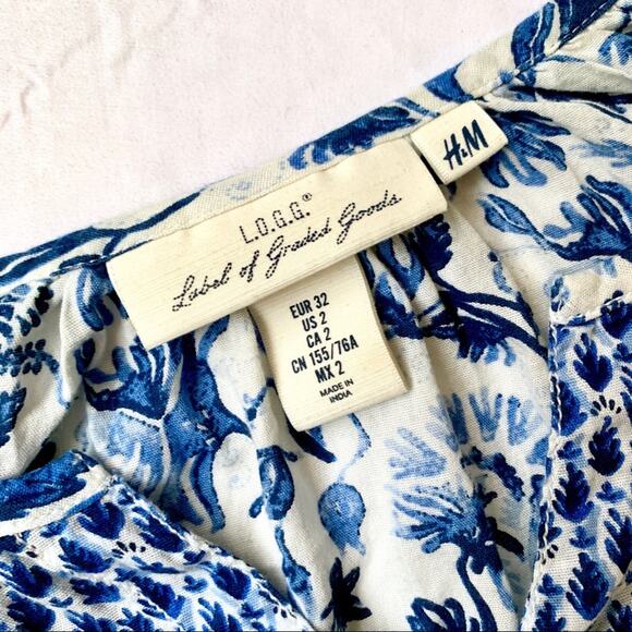 H&M Blue Lace Blouse Top Size 2 3/4 Sleeve V-Neck E Blue Floral Print - Picture 4 of 8